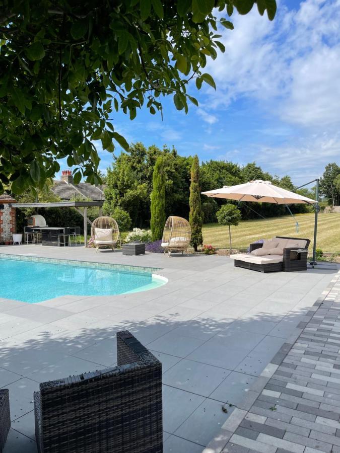 Unique Villa And 2 Guest Houses With Pool, Garden & Parking Sompting Exterior foto